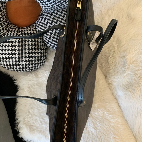 Coach City Zip Tote In SignatureCanvas F58292 Brand New - Picture 6 of 7